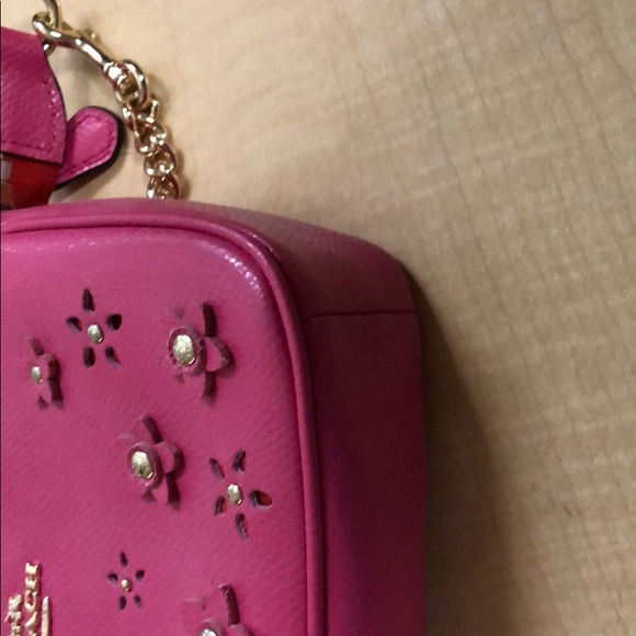 Large Wristlet 19’ Floral Appliqué Leather F65471 - Picture 7 of 11